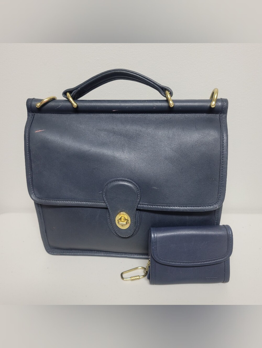 Coach Willis Vintage   9927 Classic  Leather  Crossbody with Matching Wallet.